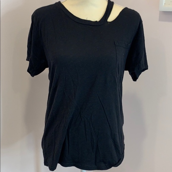 Basic Black T-Shirt with cut neck and pocket - Picture 1 of 2
